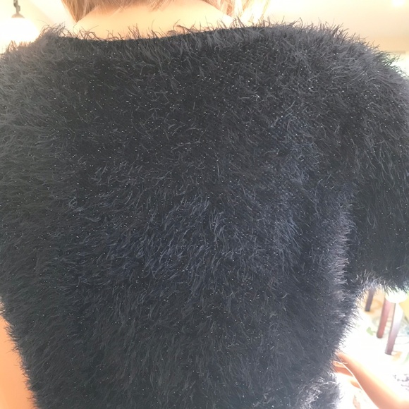 EUC Jennifer Lopez Fuzzy Top - Picture 2 of 5
